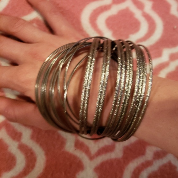 Silver bangle bracelet - Picture 3 of 3